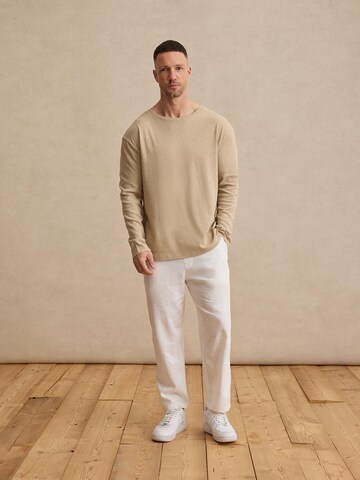 DAN FOX APPAREL T-shirt i beige