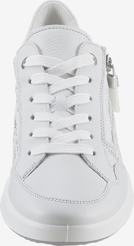 Baskets basses ARA en blanc