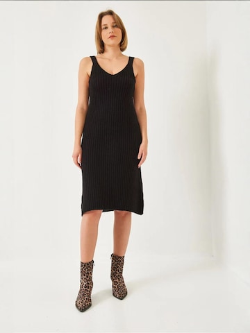 Robes en maille Bianco Lucci en noir