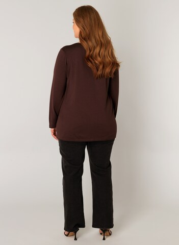 BASE LEVEL CURVY Sweater in Brown