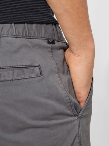 Effilé Pantalon QS en gris