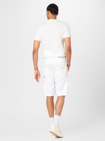 Regular Pantalon cargo CAMP DAVID en blanc
