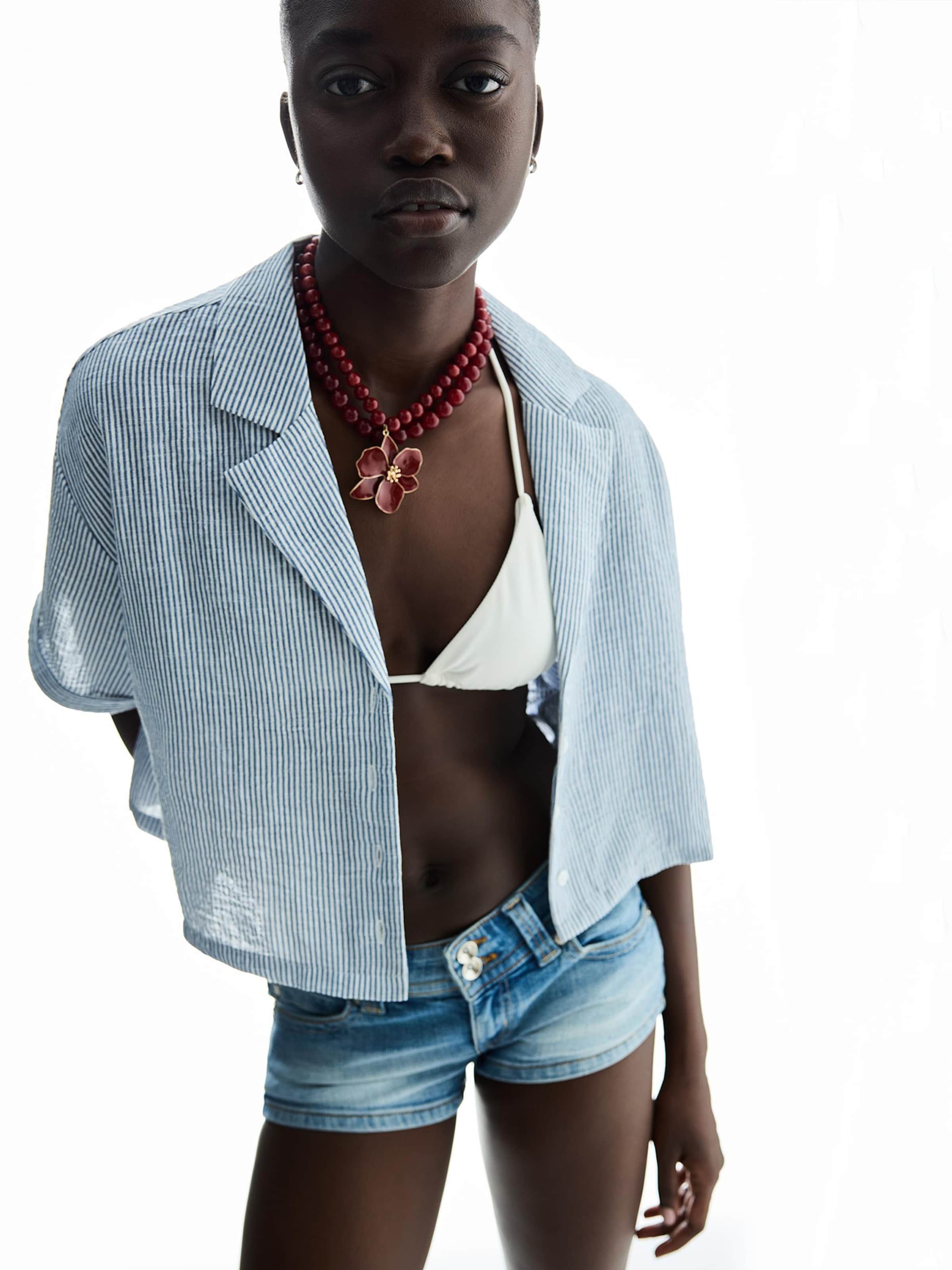 Bershka Blouse in Blue: front