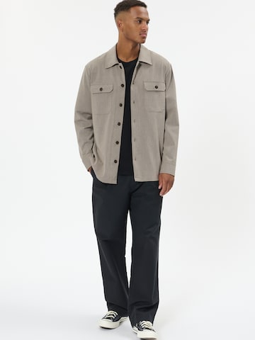 Matinique - Ajuste regular Camisa 'MADamo' en marrón