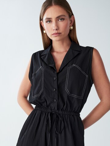 Tuta jumpsuit 'ZIMI' di Willa in nero