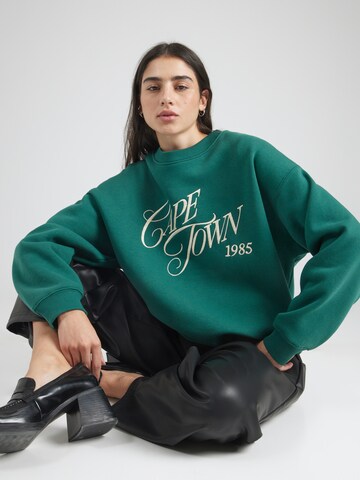 Sweat-shirt TOPSHOP en vert : devant