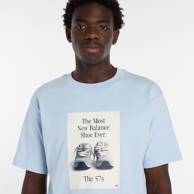 new balance T-Shirt '574' en bleu ciel / noir / blanc, Vue avec produit