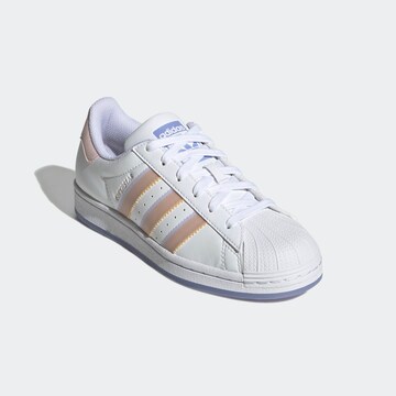 ADIDAS ORIGINALS Tennarit 'Superstar' värissä valkoinen