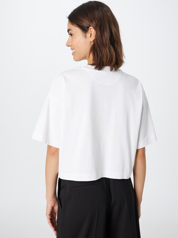 HUGO Red - Camiseta 'Cropped Tee' en blanco