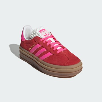 ADIDAS ORIGINALS Σνίκερ χαμηλό 'Gazelle Bold' σε κόκκινο