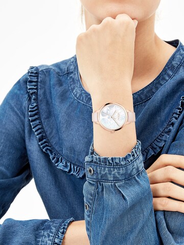 s.Oliver Analog watch in White: front