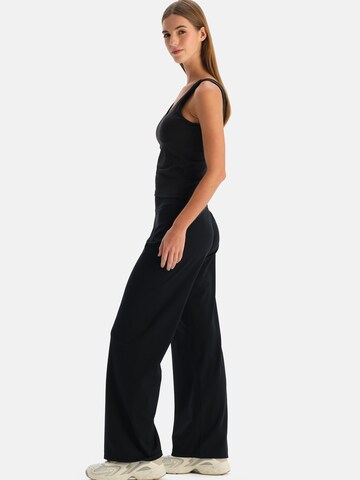Dagi Regular Pants in Black
