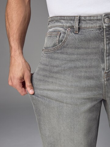 Loosefit Jeans di Next in grigio