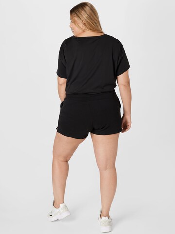 PUMA Regular Sportshorts in Schwarz