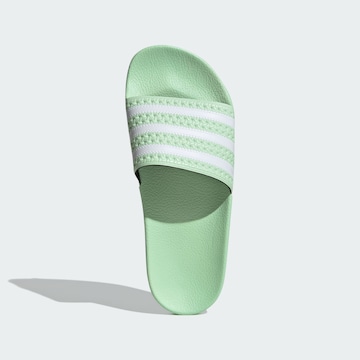 ADIDAS ORIGINALS - Sapato aberto 'Adilette' em verde