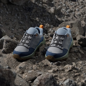 Chaussures basses 'Ax4r' ADIDAS TERREX en gris