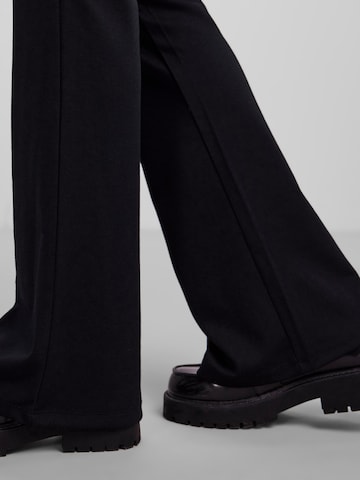 PIECES Flared Pants 'Otine' in Black