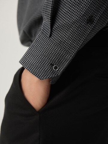 Next Regular Fit Set: Hemd und Krawatte in Grau