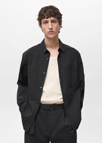 MANGO MAN Regular fit Button Up Shirt 'Acrux' in Black: front