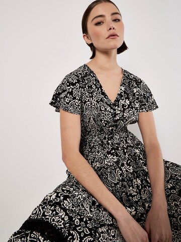 Apricot Paisley Print Maxi Dress ' ' in Schwarz