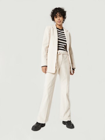 A LOT LESS Boot cut Pants 'Ashley' in White