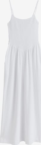 balts Next Vasaras kleita: no priekšpuses