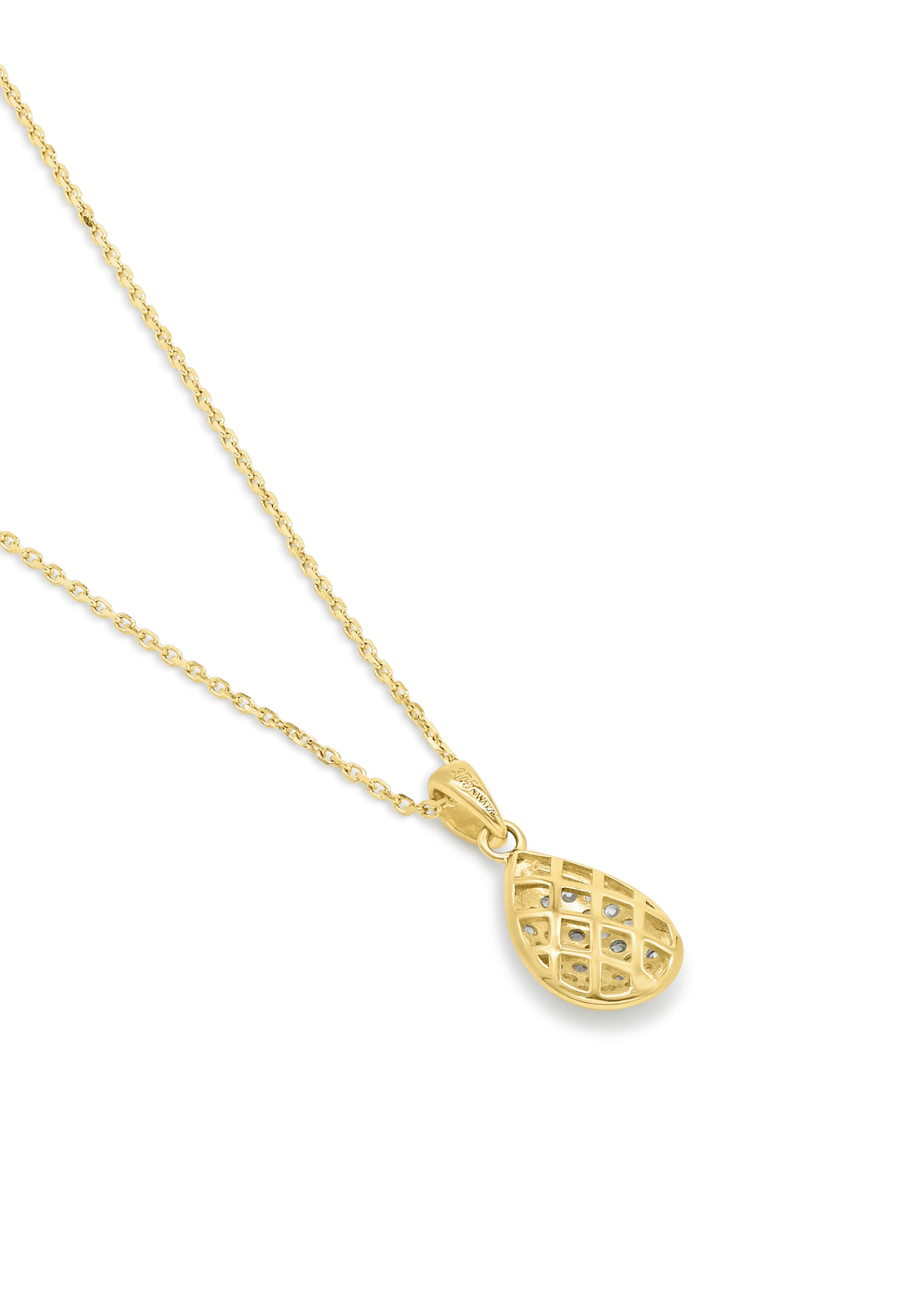 Nana Kay Collier in Gelb