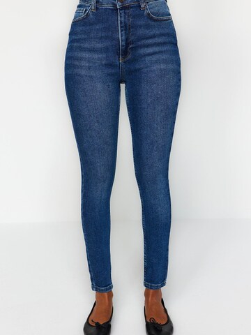 Trendyol Skinny Jeans in Blauw: voorkant