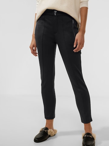 Coupe slim Pantalon à plis 'York' STREET ONE en noir : devant