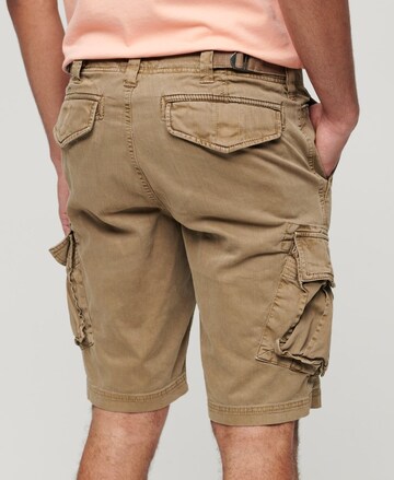 Regular Pantalon cargo Superdry en marron