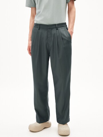 ARMEDANGELS Loose fit Trousers 'Cesaaros' in Grey: front