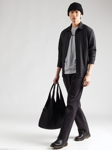 NAPAPIJRI Μπλουζάκι 'S-FLINT' σε γκρι