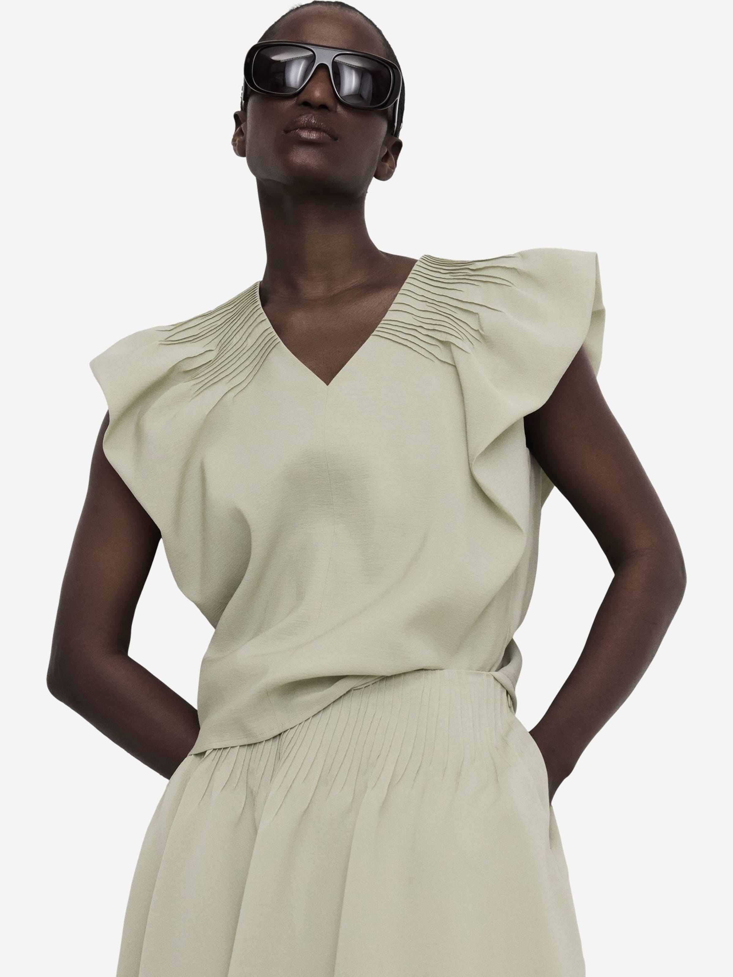 Adolfo Dominguez Hame värissä vihreä