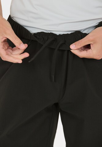 Virtus Regular Sports trousers in Black