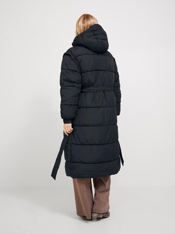 Manteau d’hiver 'Sus' JJXX en noir