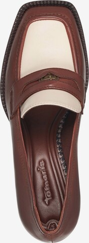 TAMARIS - Zapatos cerrados en marrón