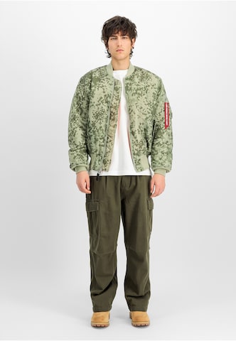ALPHA INDUSTRIES Kurtka przejściowa 'MA-1 Heritage' w kolorze zielony