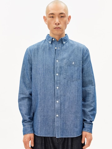 ARMEDANGELS Comfort fit Button Up Shirt in Blue: front