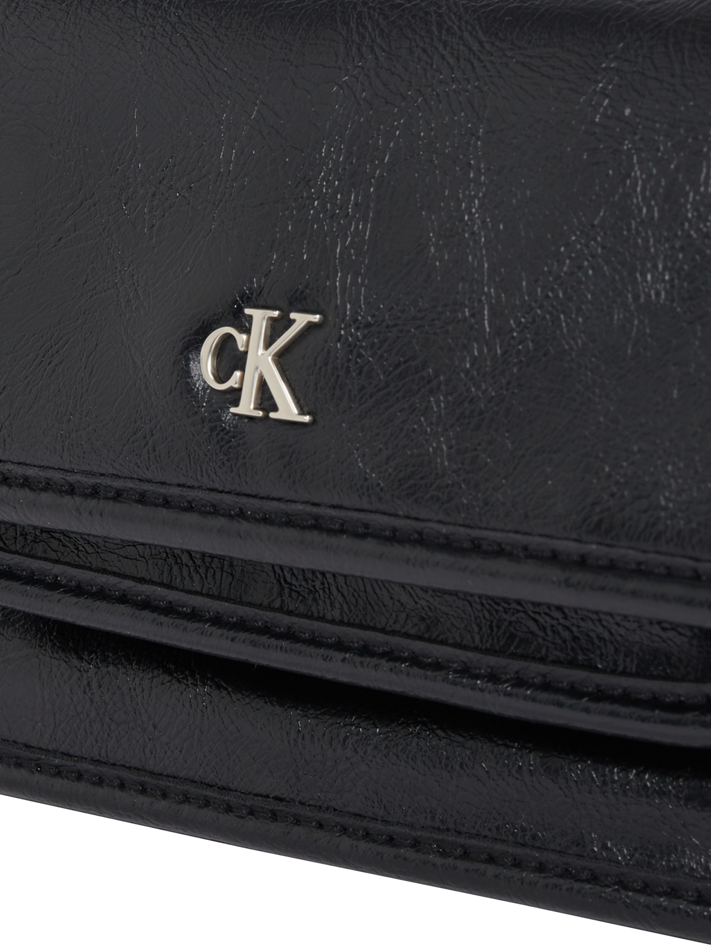 Calvin Klein Olkalaukku värissä musta