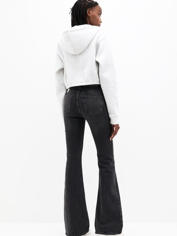 Pull&Bear Flared Jeans in Grijs