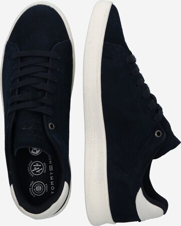 TOMMY HILFIGER Sneaker in Blau