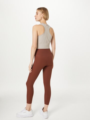 Girlfriend Collective Skinny Sportbroek in Bruin