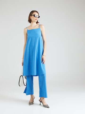 b.young שמלות קיץ 'ROSA' בכחול