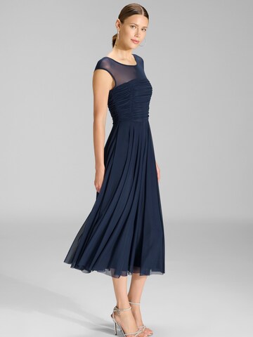 SWING Φόρεμα κοκτέιλ σε μπλε