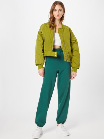 Effilé Pantalon 'Basile' Motel en vert