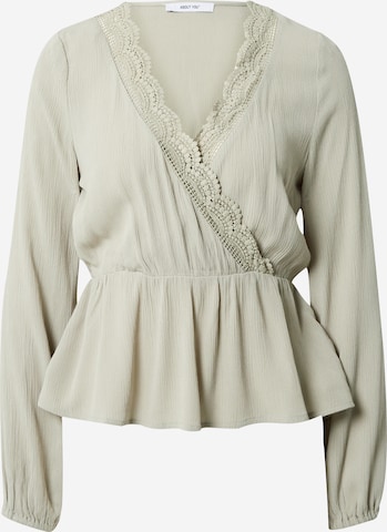 ABOUT YOU Blouse 'Binia' in Groen: voorkant