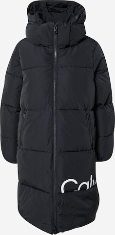 Manteau d’hiver Calvin Klein Jeans en noir : devant