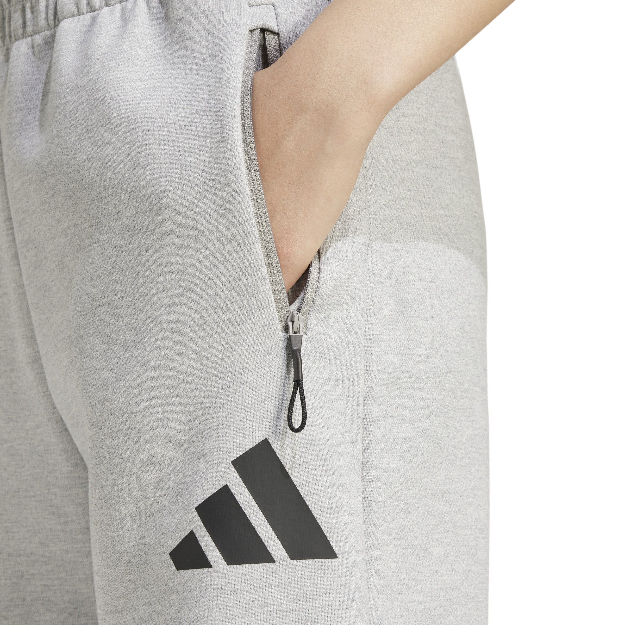 Effilé Pantalon de sport 'Z.N.E.' ADIDAS SPORTSWEAR en gris