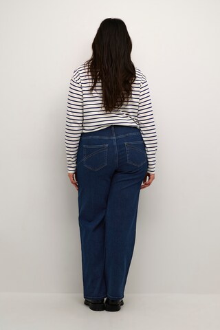 KAFFE CURVE Bootcut Jeans 'Kanna' in Blauw