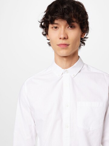 Only & Sons - Ajuste regular Camisa 'ALVARO' en blanco